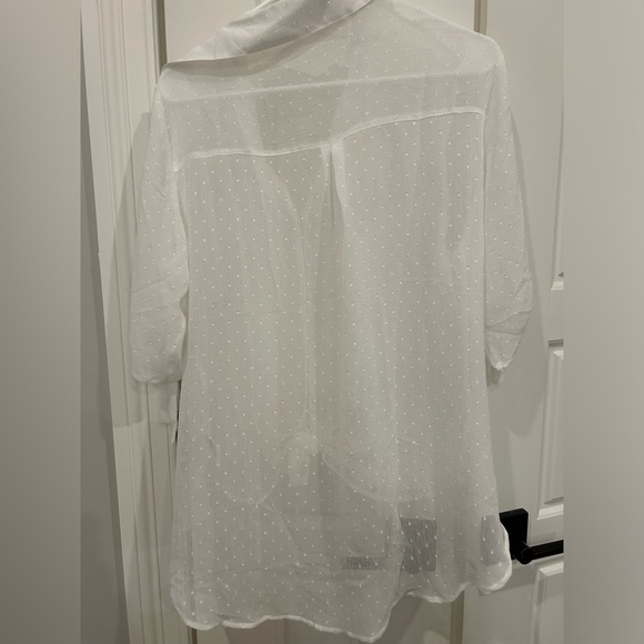 Express Button Down High Low White Clip Dot Top Size Large - Picture 4 of 5